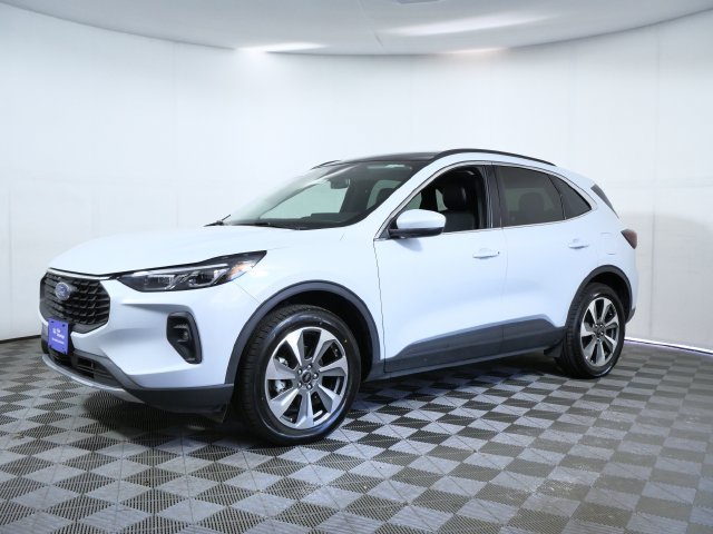 Certified 2025 Ford Escape Platinum AWD/4WD image 2
