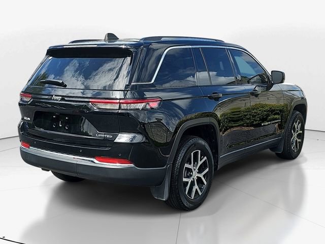 Used 2023 Jeep Grand Cherokee Limited w/ Trailer Tow Prep Group (B) RWD image 4
