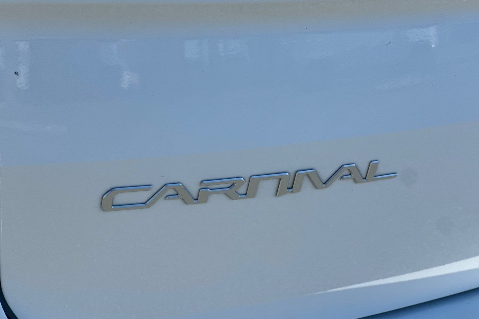 Used 2024 Kia Carnival EX FWD image 25