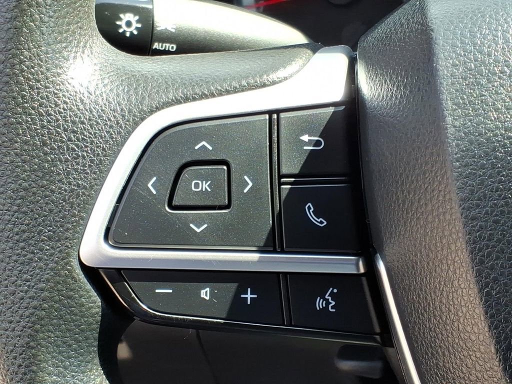 Used 2022 Toyota Highlander L AWD/4WD image 26