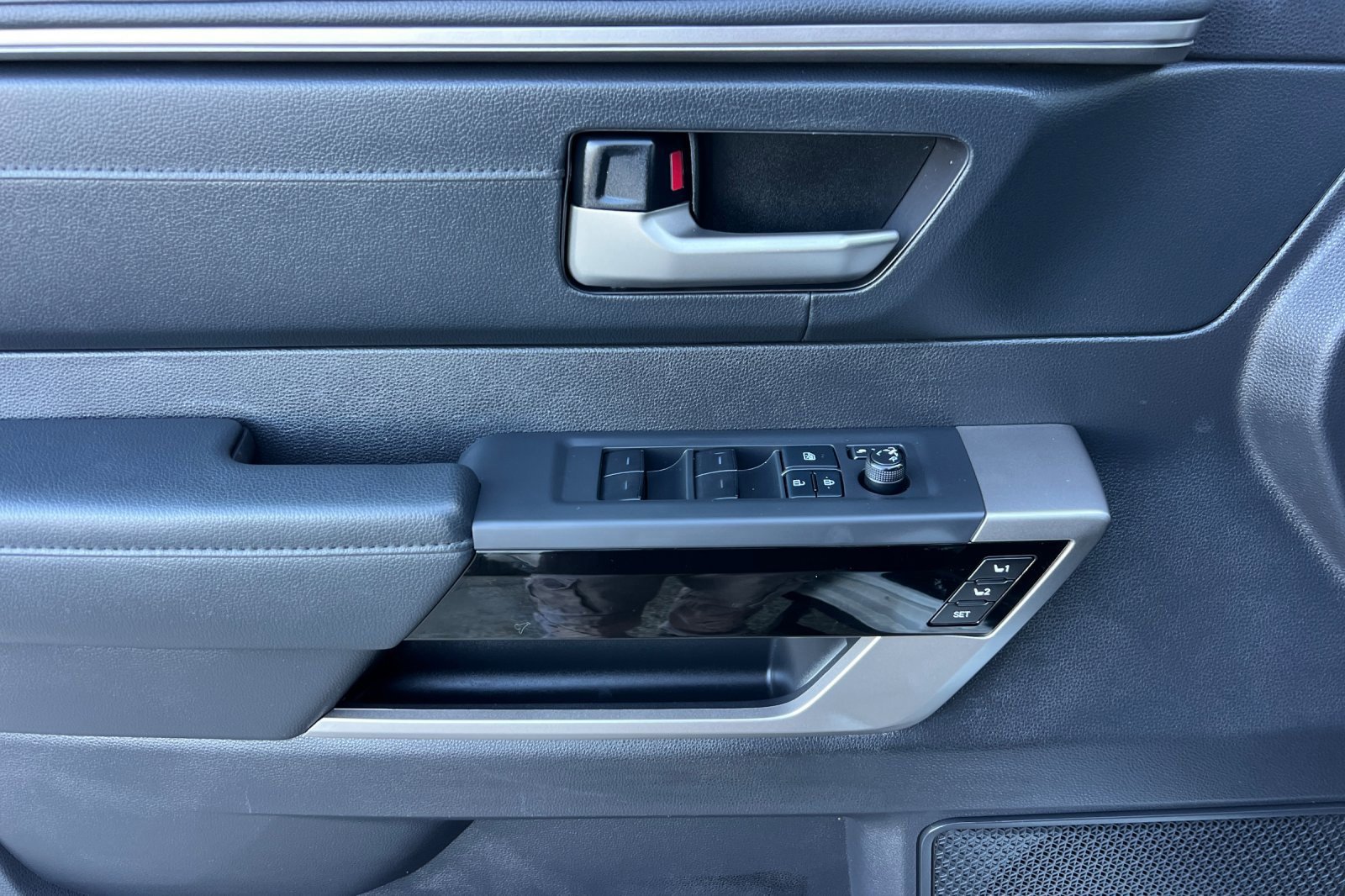 Used 2022 Toyota Tundra Limited image 12