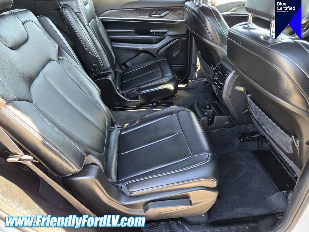 Used 2025 Jeep Grand Cherokee L Limited AWD/4WD image 13
