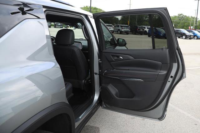 Used 2025 Chevrolet Traverse Z71 AWD/4WD image 39