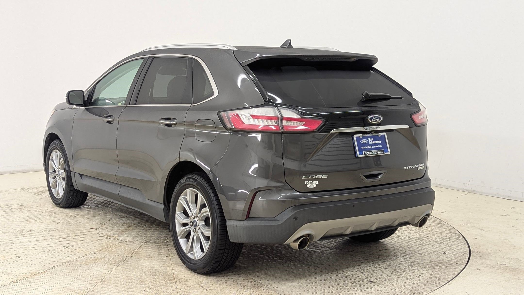 Certified 2019 Ford Edge Titanium image 3