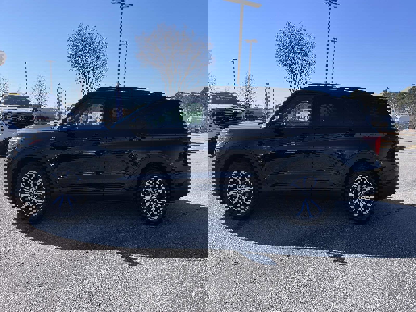 Certified 2025 Ford Explorer ST-Line image 8