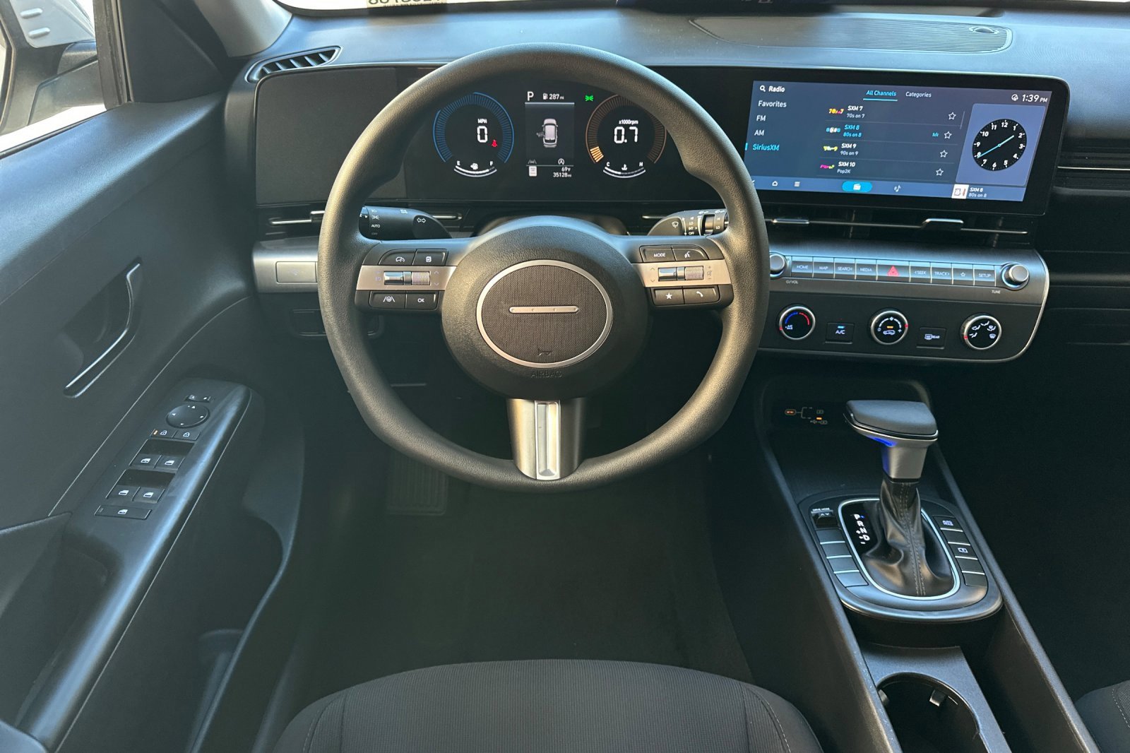 Used 2024 Hyundai Kona SE image 13