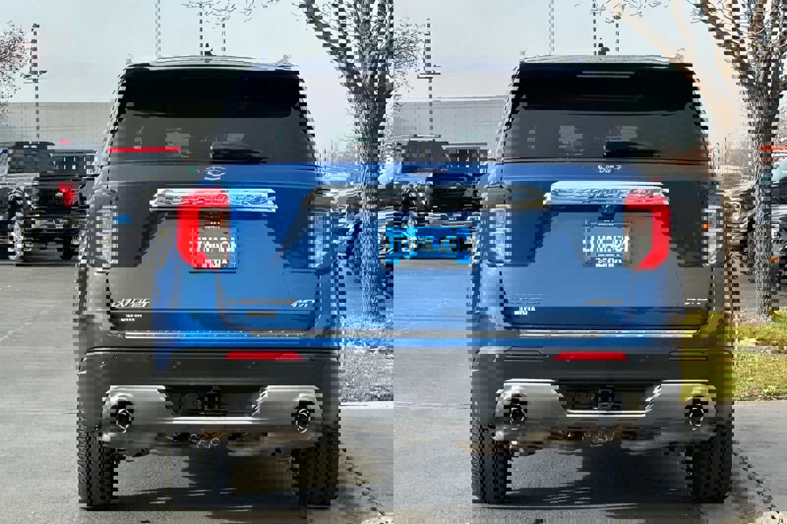 Certified 2022 Ford Explorer Limited w/ Equipment Group 301A image 4