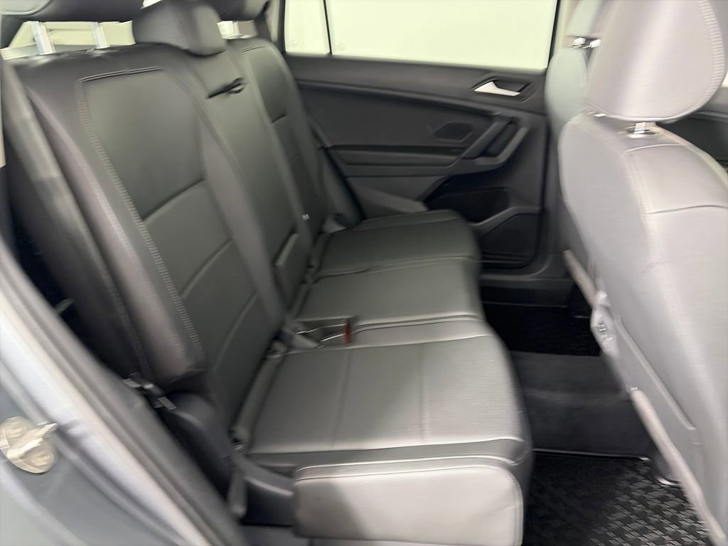 Used 2019 Volkswagen Tiguan SEL AWD/4WD image 29