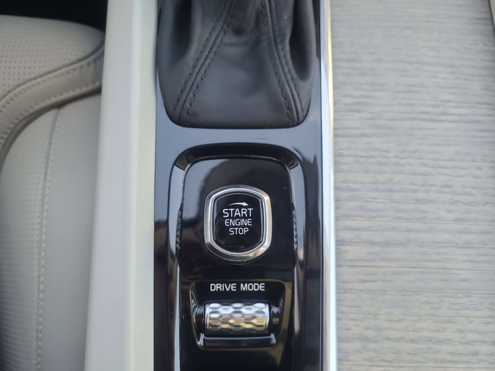 Used 2021 Volvo XC60 T5 Inscription w/ Advanced Package image 30