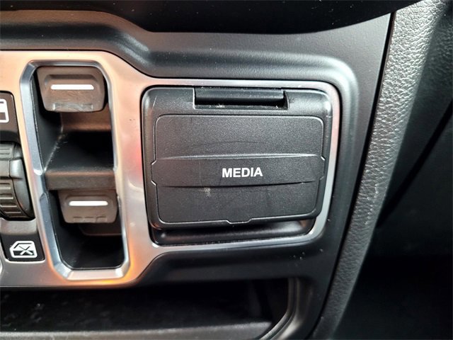 Used 2021 Jeep Gladiator Sport image 15