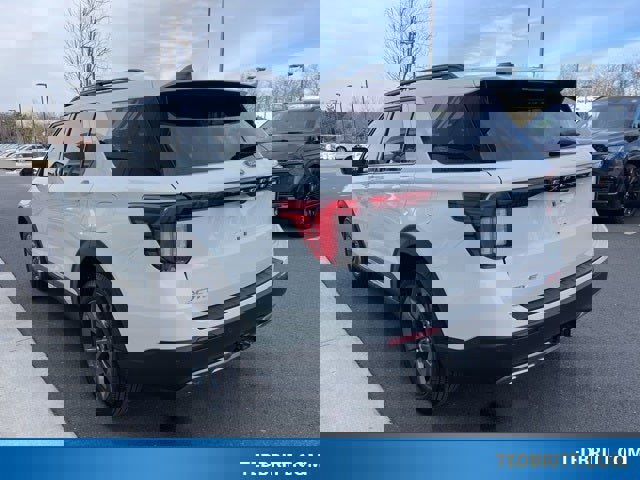 Certified 2025 Ford Explorer Active w/ Active Comfort Package image 3