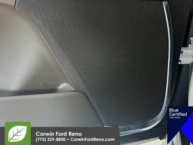 Used 2022 Cadillac Escalade Premium Luxury AWD/4WD image 23