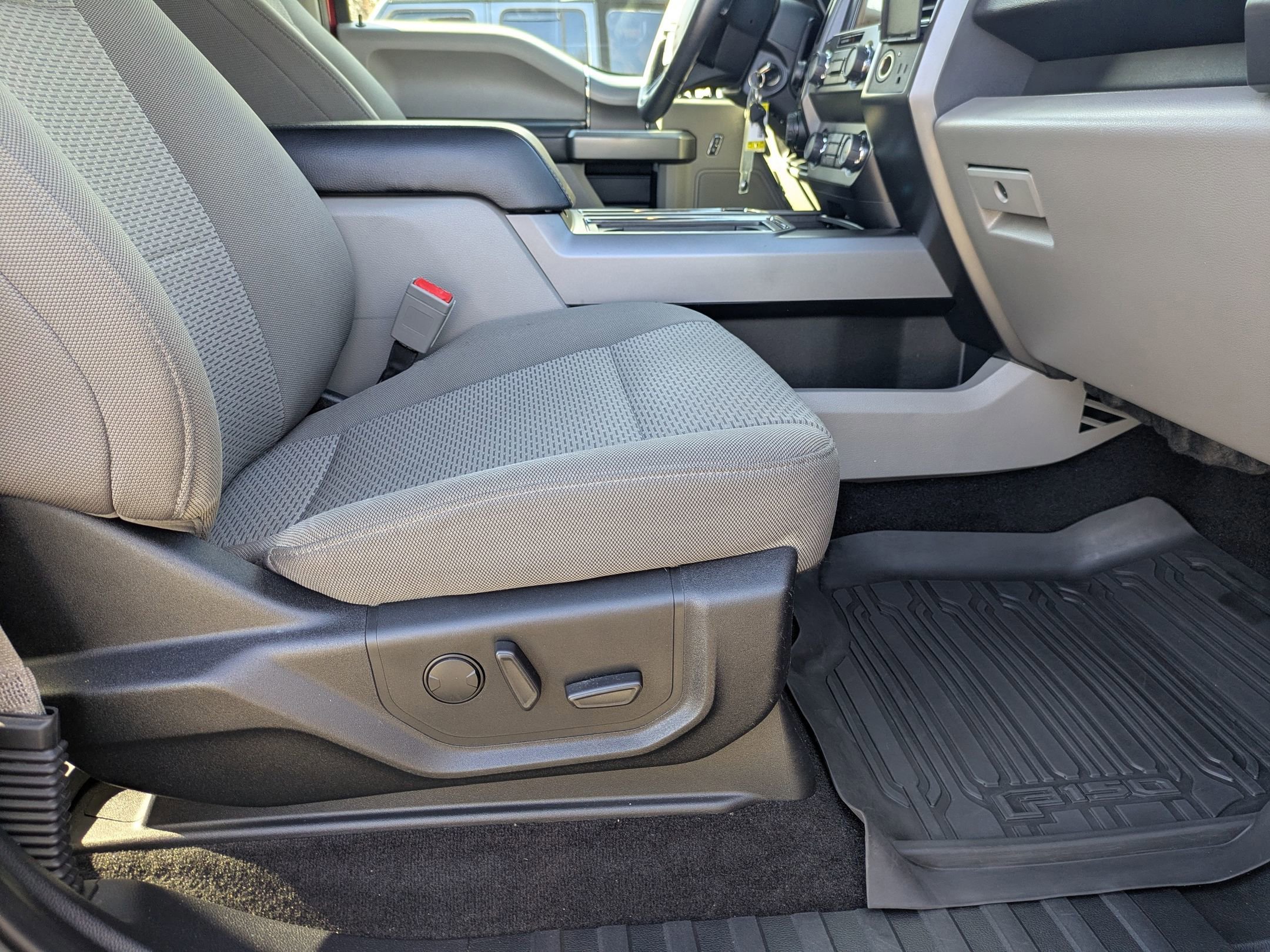 Certified 2019 Ford F150 XLT w/ Equipment Group 302A Luxury image 36