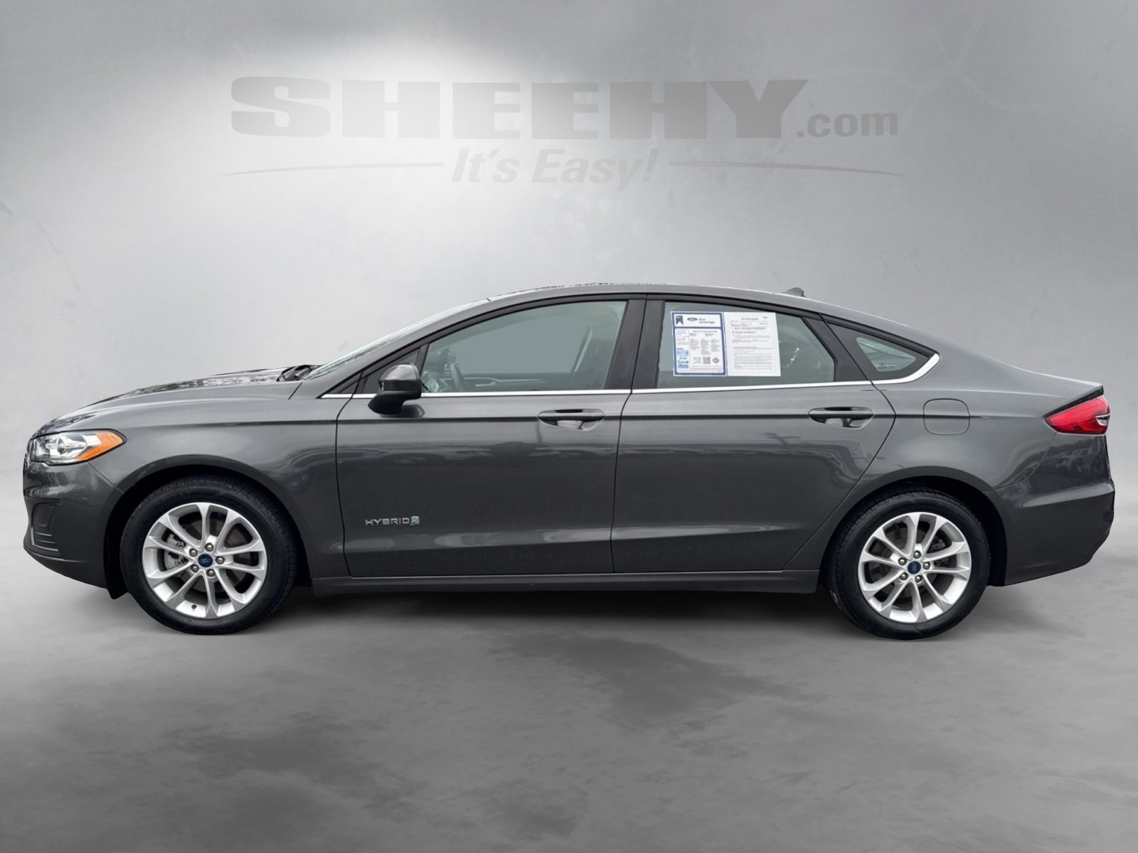 Certified 2019 Ford Fusion SE image 2