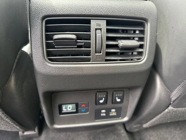Used 2023 Nissan Rogue Platinum AWD/4WD image 16