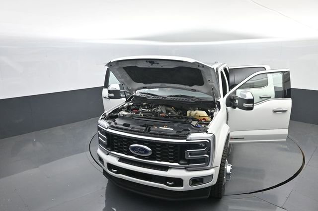 Certified 2024 Ford F450 Platinum w/ FX4 Off-Road Package AWD/4WD image 36