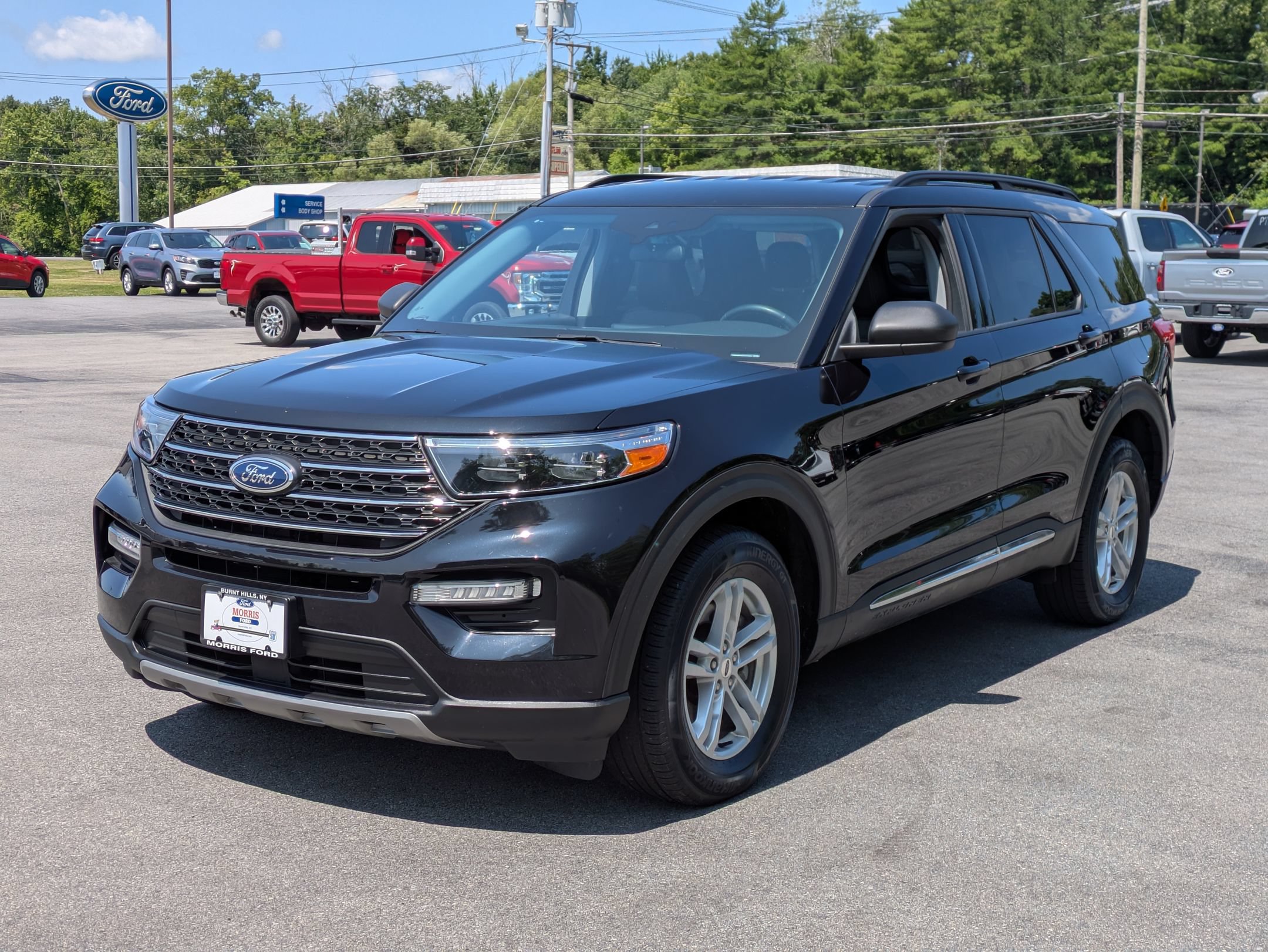 Certified 2023 Ford Explorer XLT w/ Equipment Group 202A AWD/4WD image 5