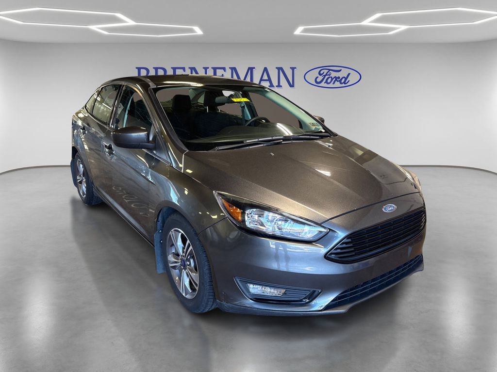 Certified 2018 Ford Focus SE w/ SE Appearance Package FWD image 3