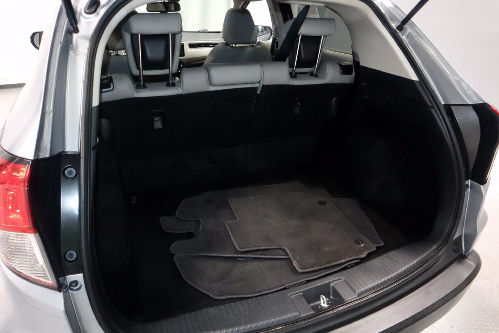 Used 2021 Honda HR-V EX-L image 12