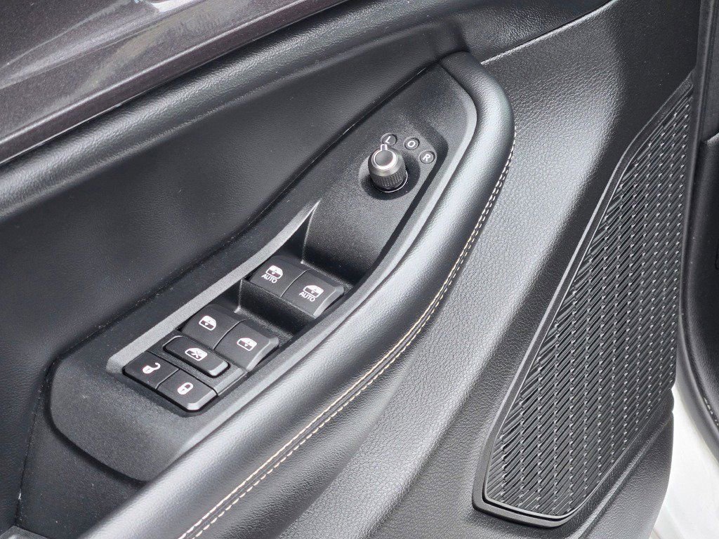 Used 2023 Jeep Grand Cherokee Altitude image 22