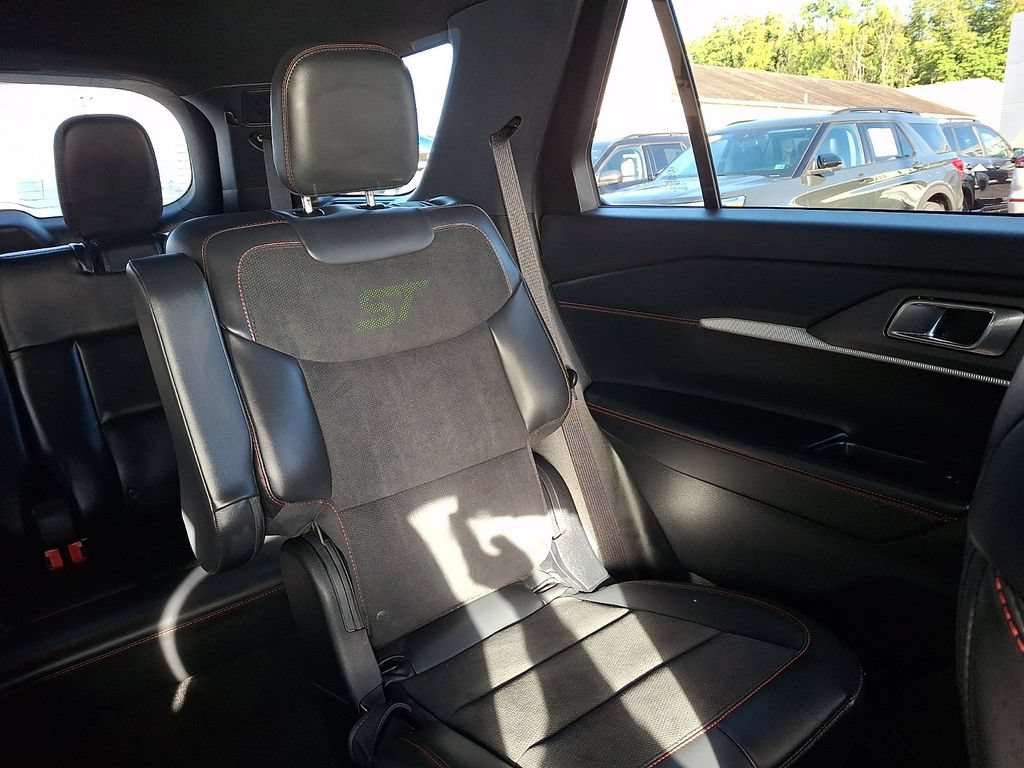 Certified 2025 Ford Explorer ST AWD/4WD image 20