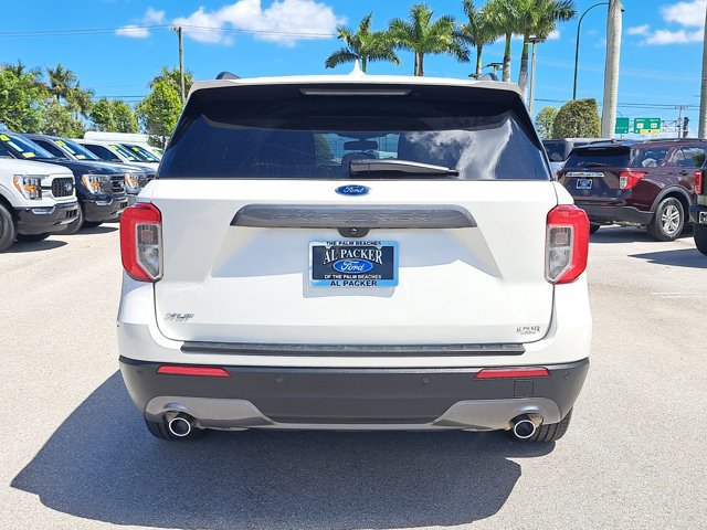 Certified 2021 Ford Explorer XLT w/ Equipment Group 202A image 3