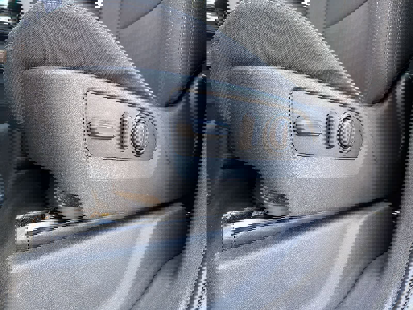 Used 2022 Chevrolet Silverado 1500 RST w/ Z71 Off-Road Package image 18