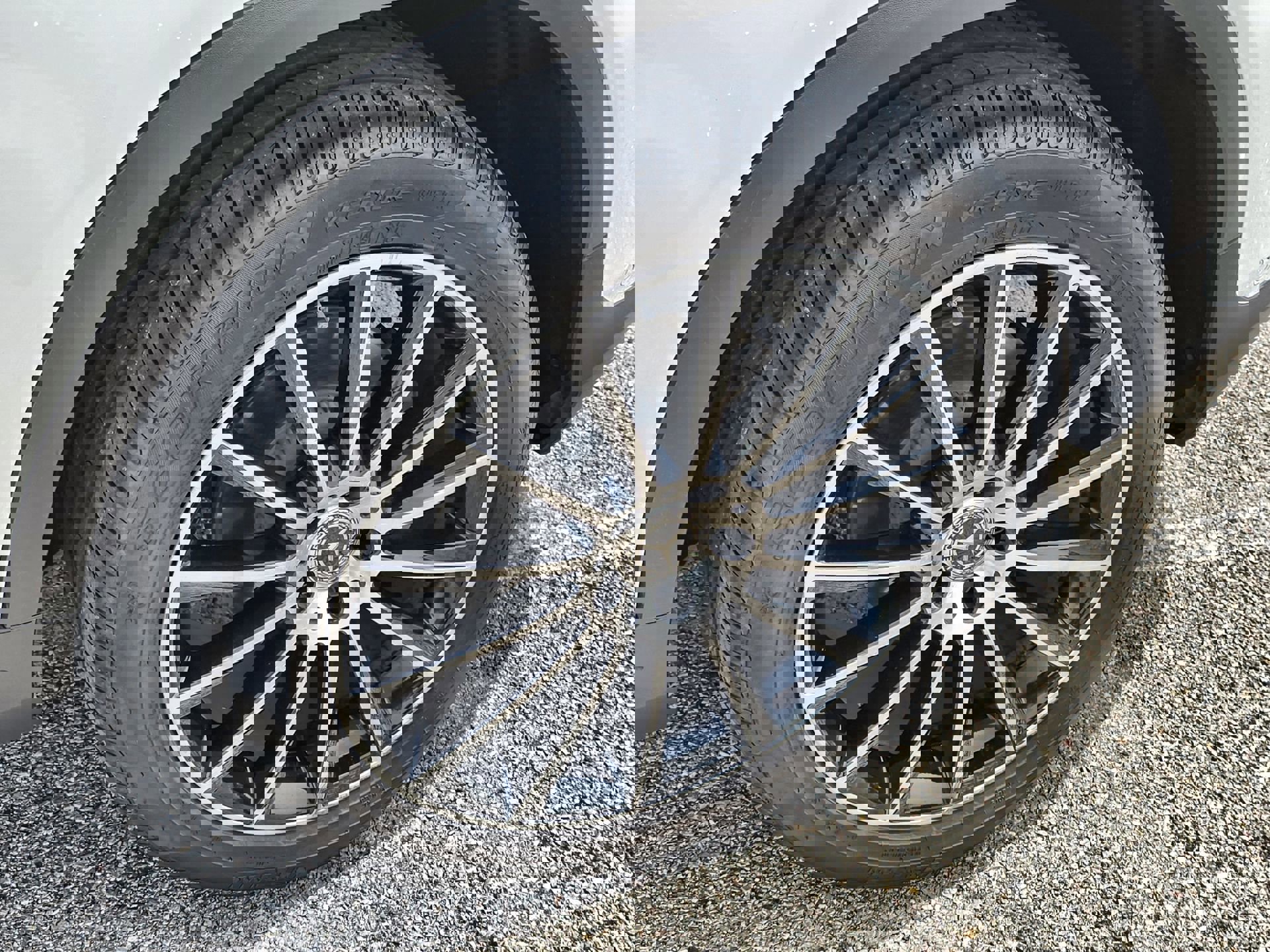 Used 2021 Mercedes-Benz GLC 300 4MATIC image 10