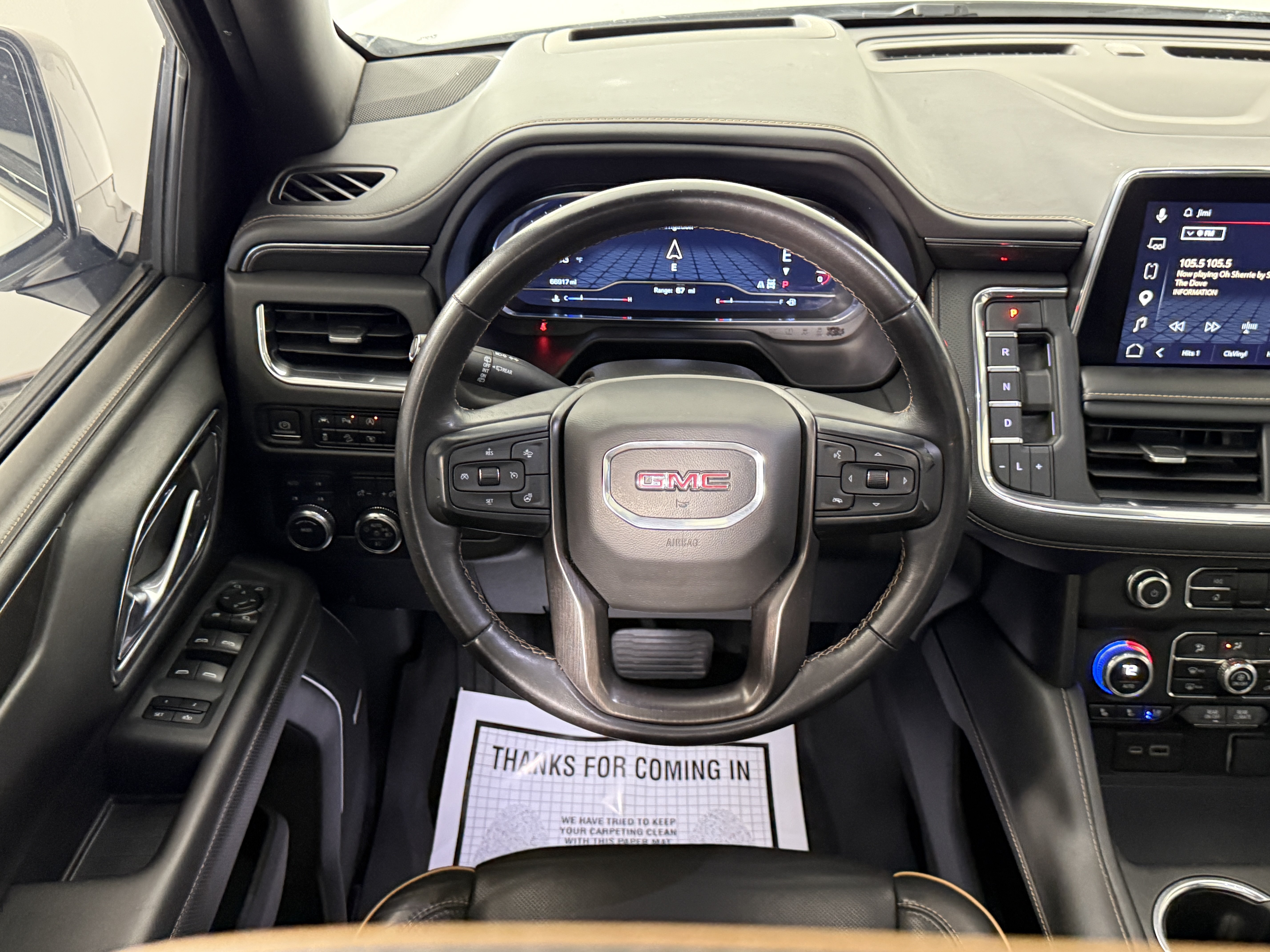 Used 2023 GMC Yukon AT4 w/ AT4 Premium Package AWD/4WD image 10