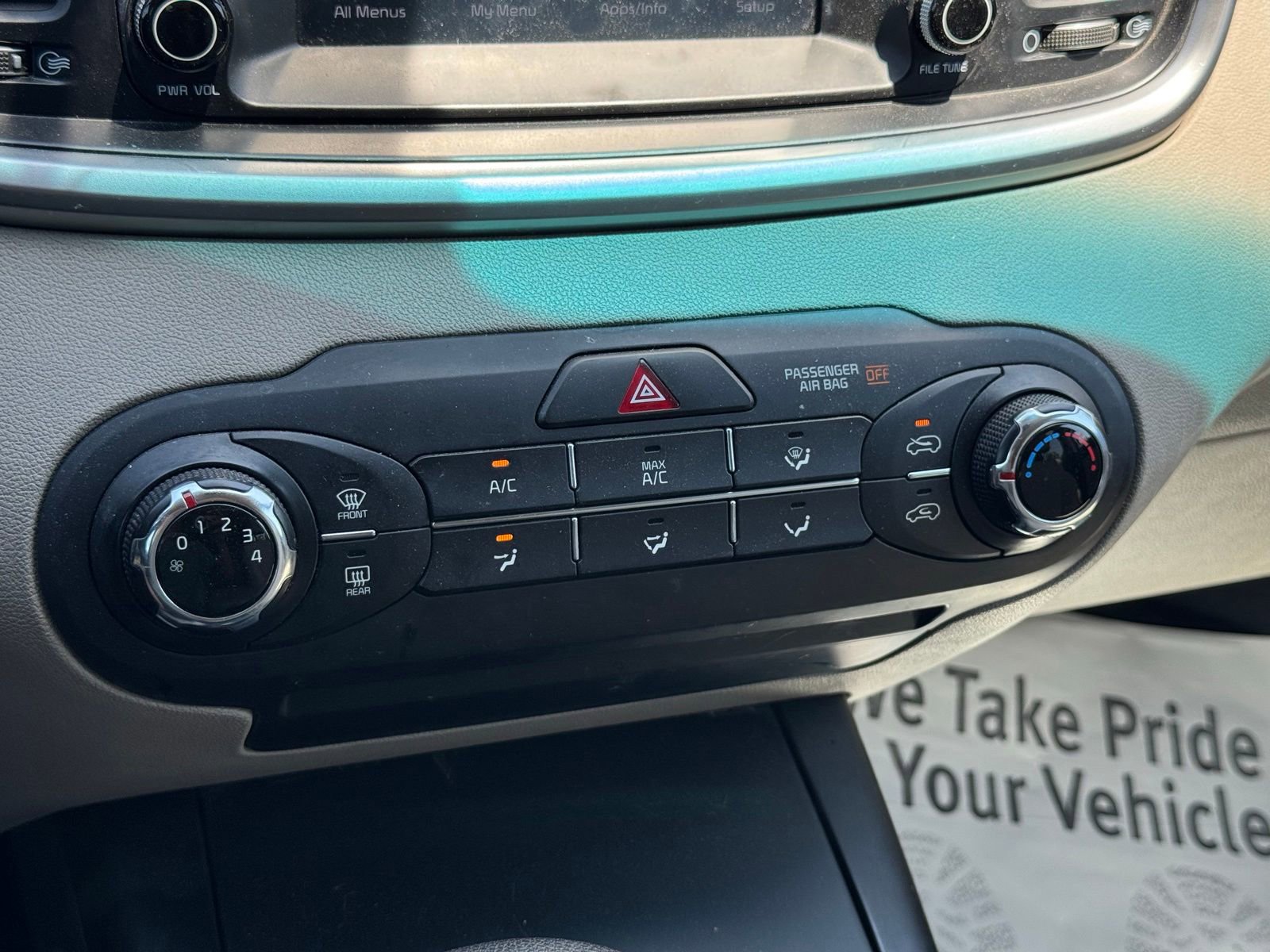 Used 2020 Kia Sorento LX FWD image 22