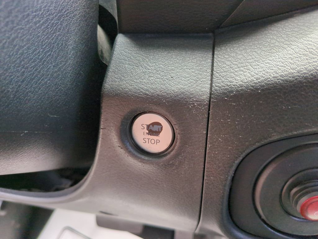 Used 2022 Nissan Frontier SV w/ Technology Package RWD image 25