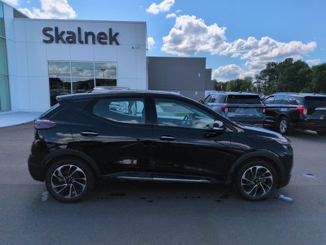 Used 2022 Chevrolet Bolt EUV Premier w/ Sun & Sound Package FWD image 8