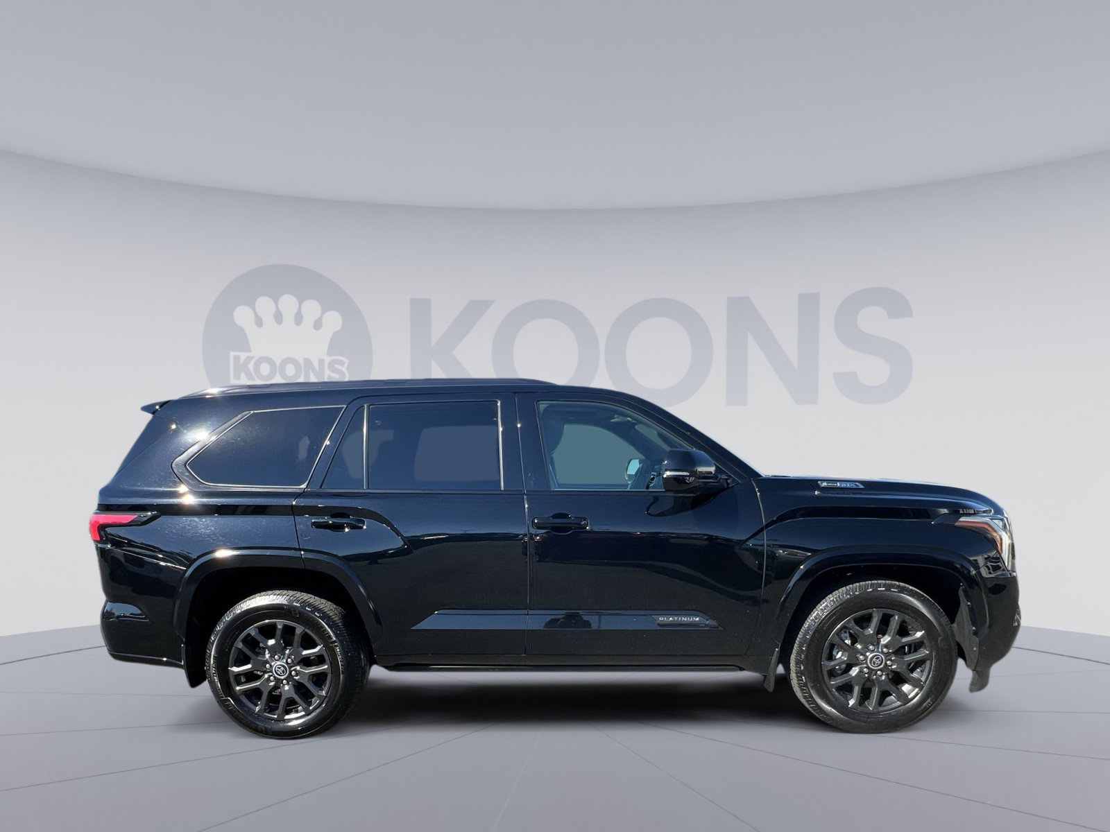 Used 2023 Toyota Sequoia Platinum AWD/4WD image 17