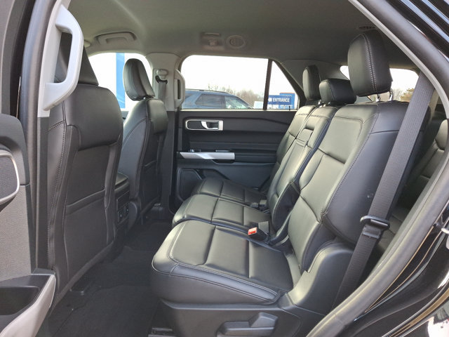 Certified 2024 Ford Explorer XLT w/ Equipment Group 202A AWD/4WD image 10