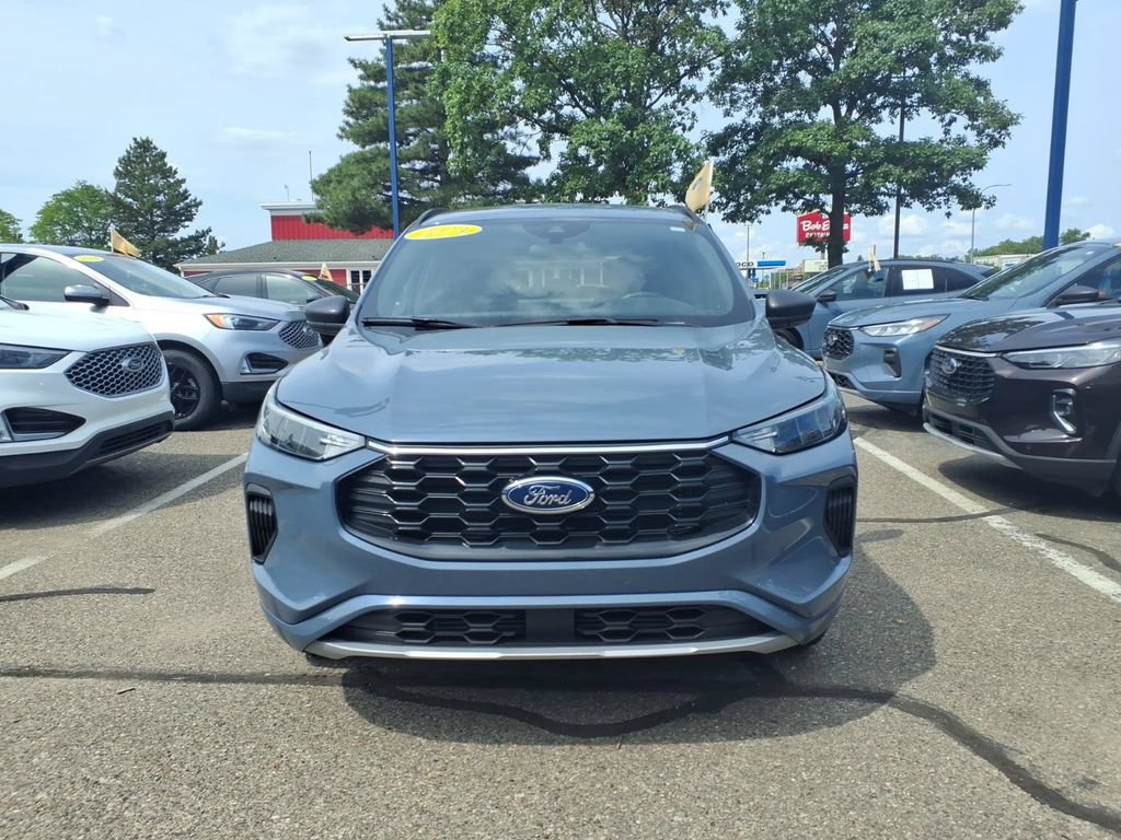 Certified 2024 Ford Escape ST-Line w/ Tech Pack #1 AWD/4WD image 3