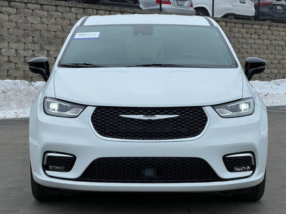 Used 2026 Chrysler Pacifica Select image 7
