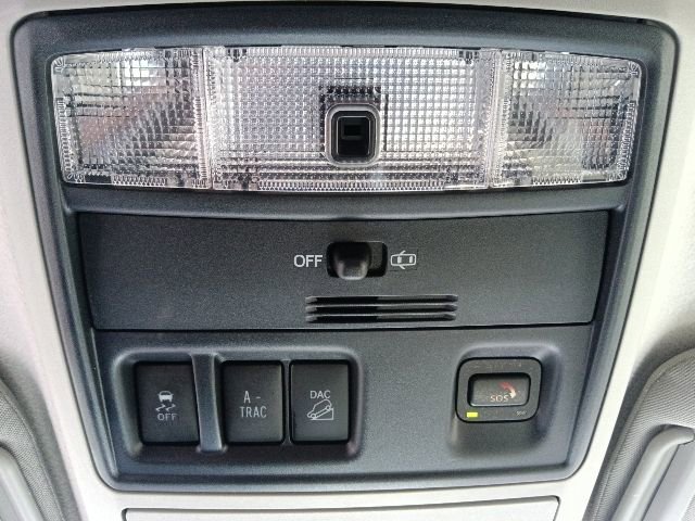 Used 2024 Toyota 4Runner SR5 AWD/4WD image 25