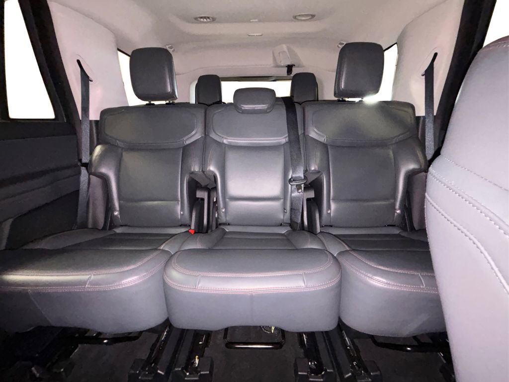 Certified 2025 Ford Expedition Active AWD/4WD image 23