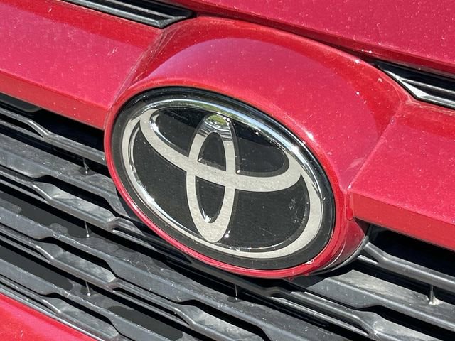 Used 2022 Toyota RAV4 LE FWD image 10