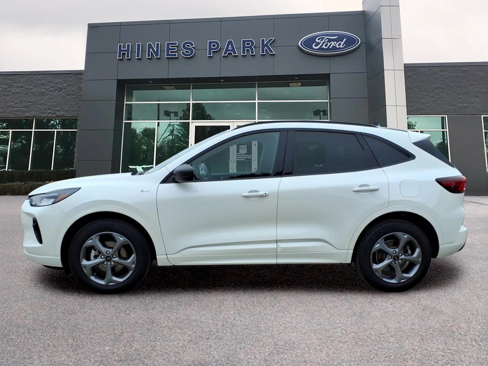Certified 2024 Ford Escape ST-Line w/ Tech Pack #1 AWD/4WD image 4
