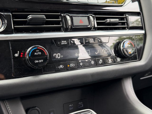 Used 2024 Nissan Pathfinder SL AWD/4WD image 27