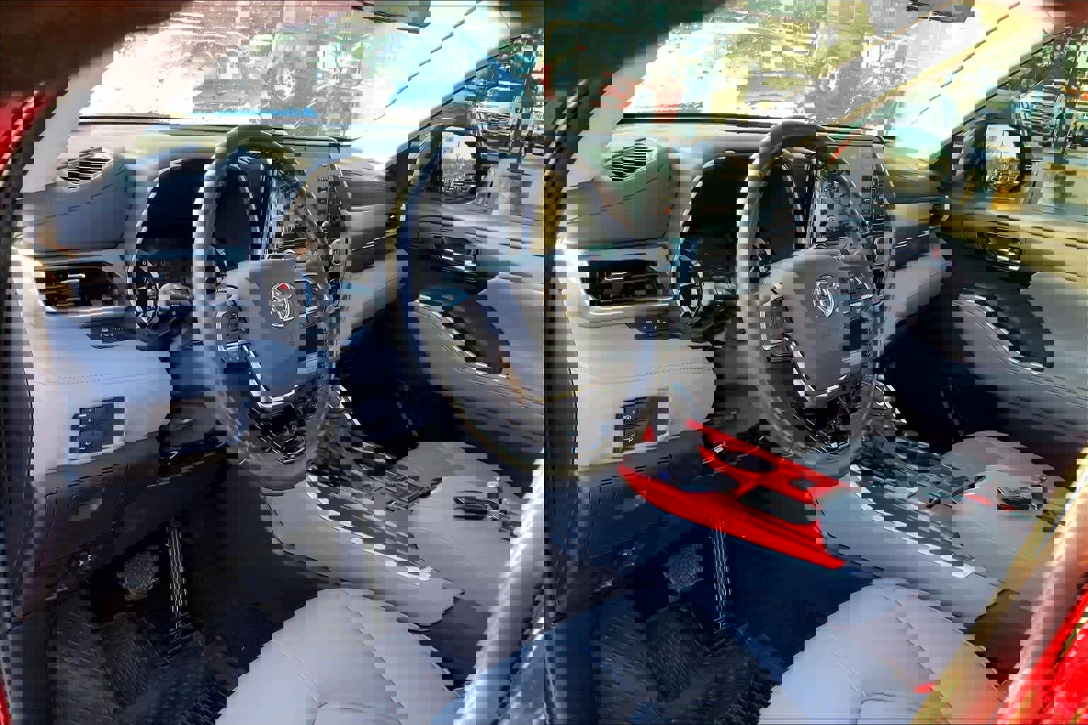 Used 2021 Toyota Highlander XLE FWD image 17