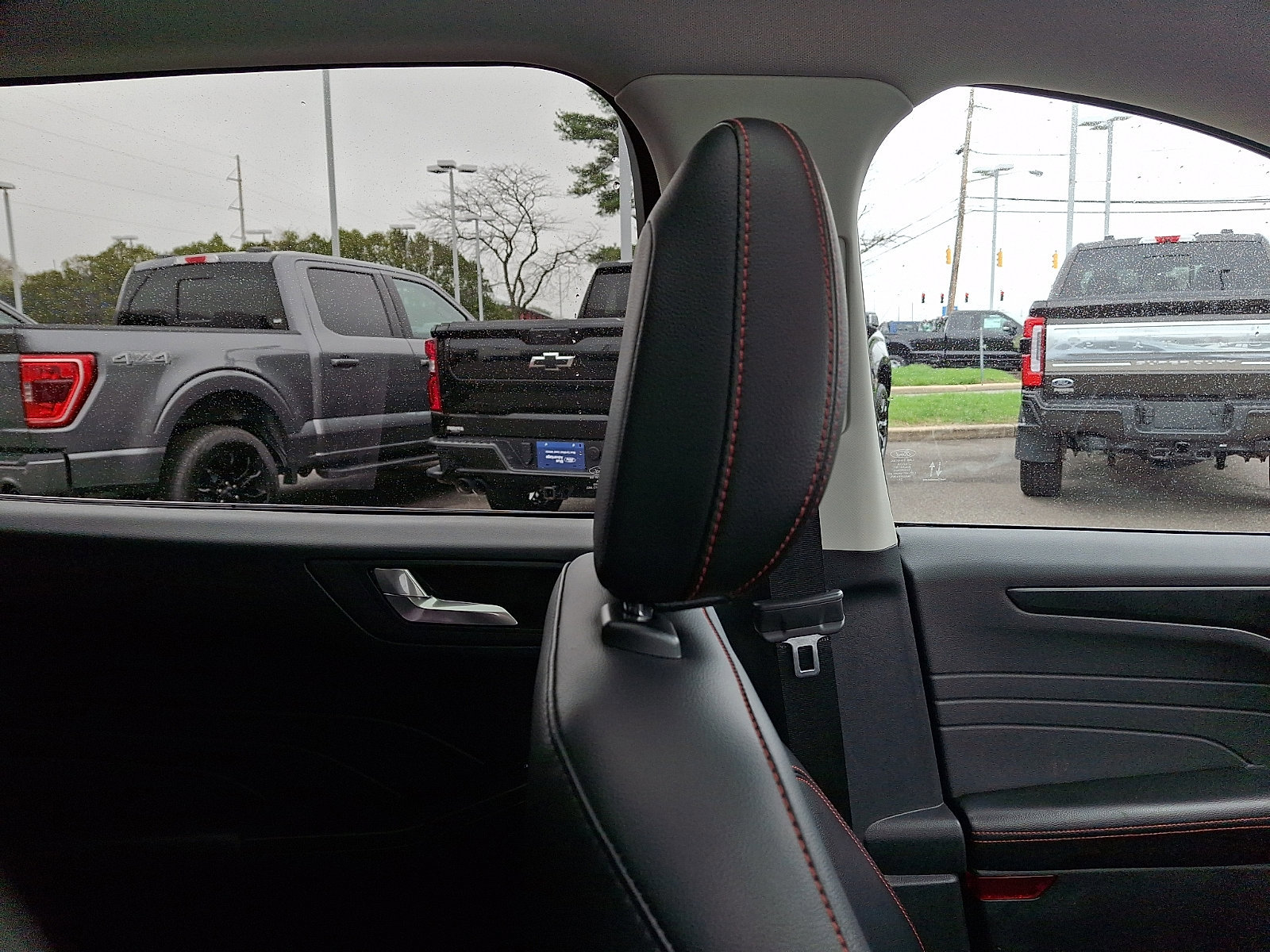 Certified 2022 Ford Escape SEL w/ SEL Stealth AWD Package image 13