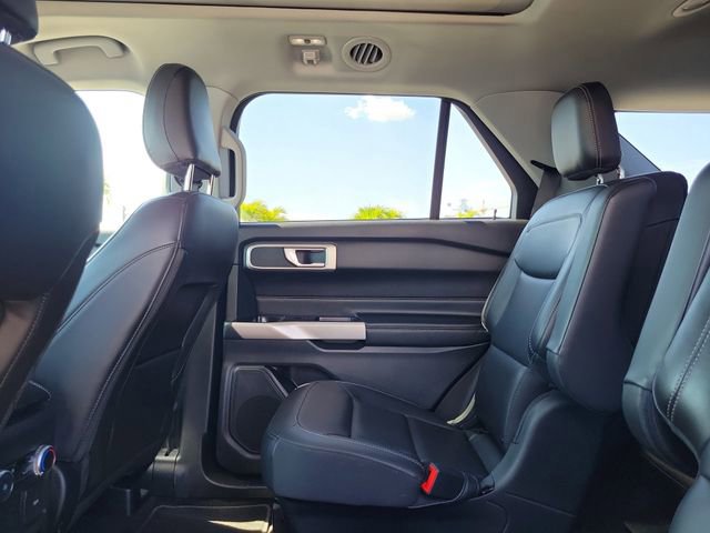 Certified 2022 Ford Explorer XLT w/ Equipment Group 202A image 10