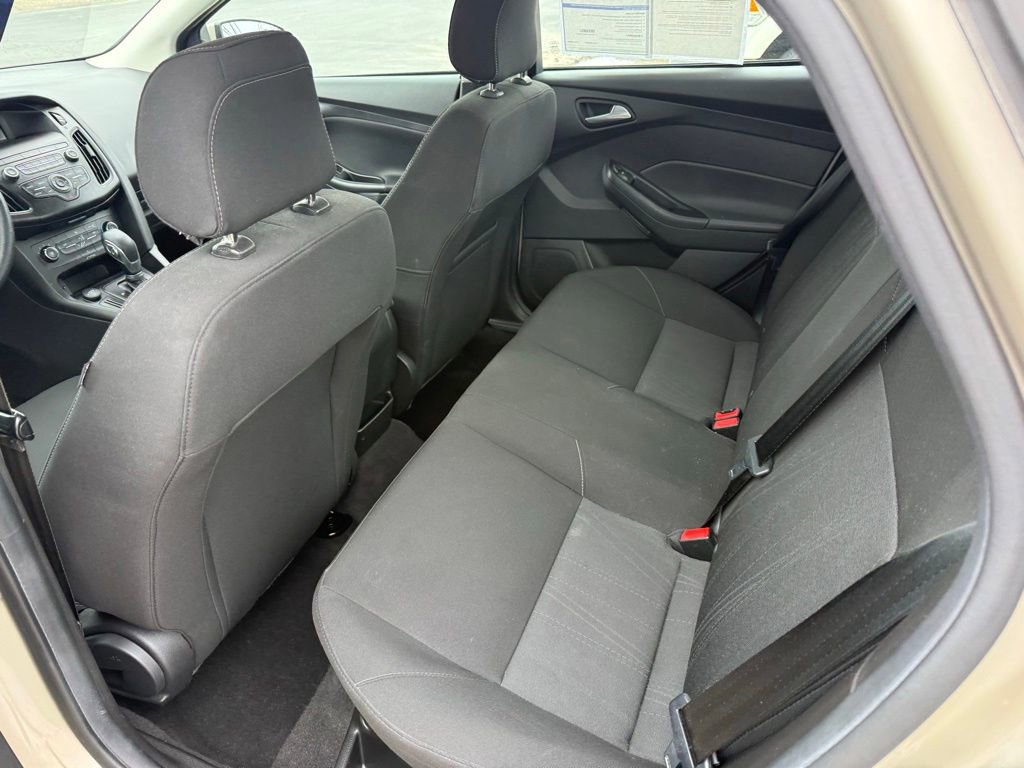 Certified 2018 Ford Focus SE FWD image 17