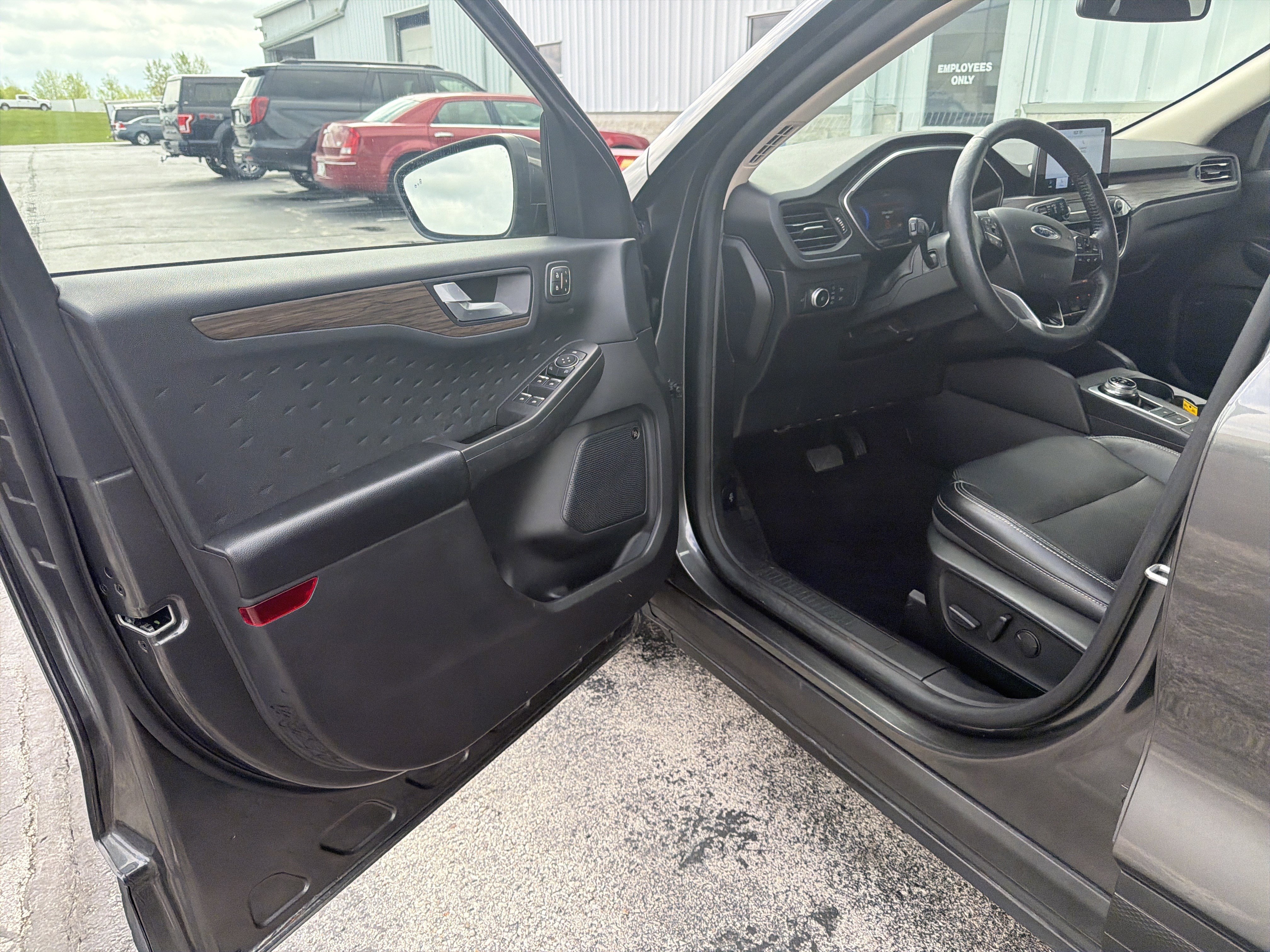 Certified 2020 Ford Escape Titanium AWD/4WD image 19
