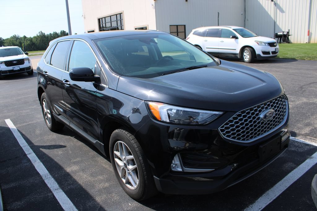 Certified 2024 Ford Edge SEL w/ Convenience Package AWD/4WD image 2