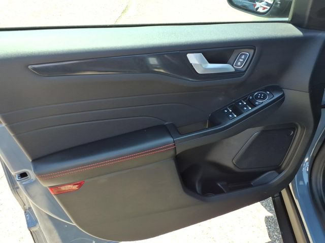 Certified 2024 Ford Escape ST-Line w/ Tech Pack #1 AWD/4WD image 11