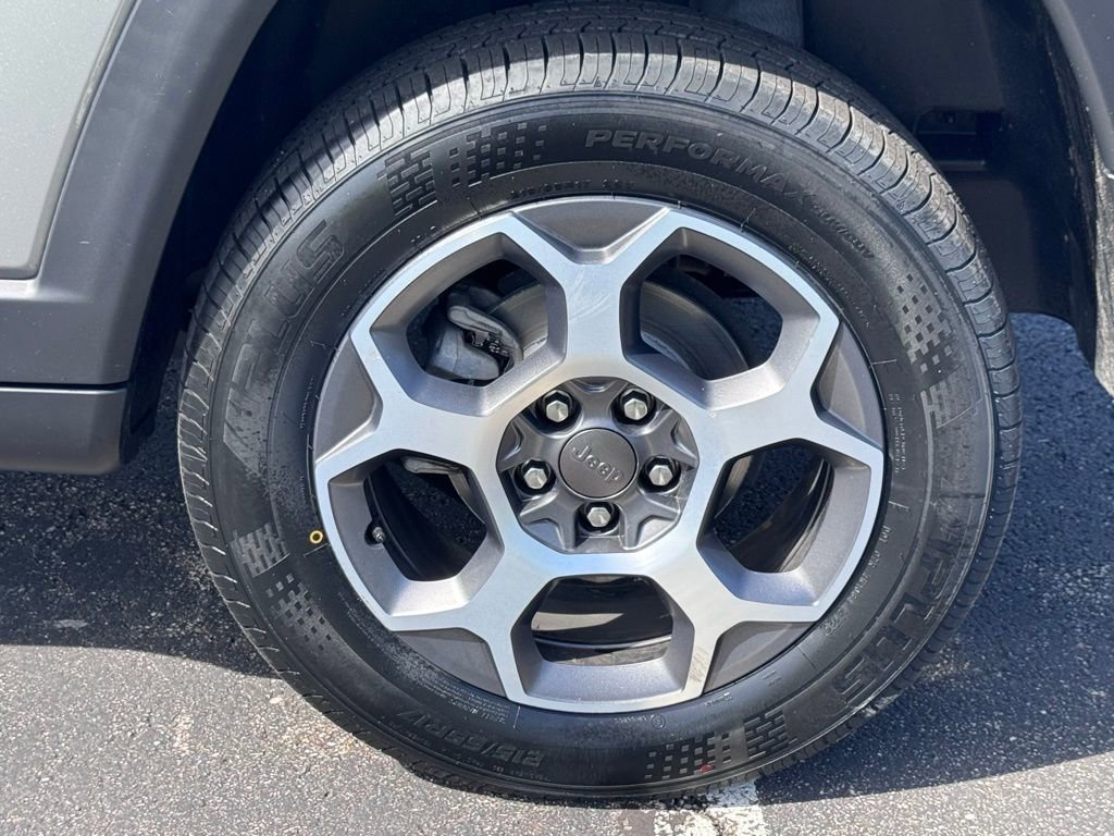 Used 2022 Jeep Compass Trailhawk AWD/4WD image 40