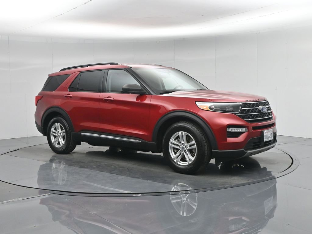Certified 2020 Ford Explorer XLT w/ Equipment Group 202A image 32